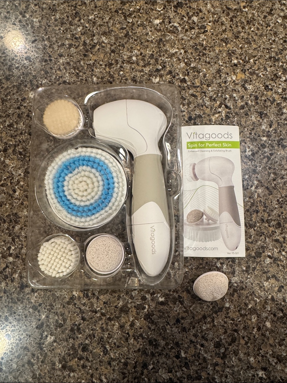 Vitagoods Spin Facial Cleansing Brush - White & Beige - Like New